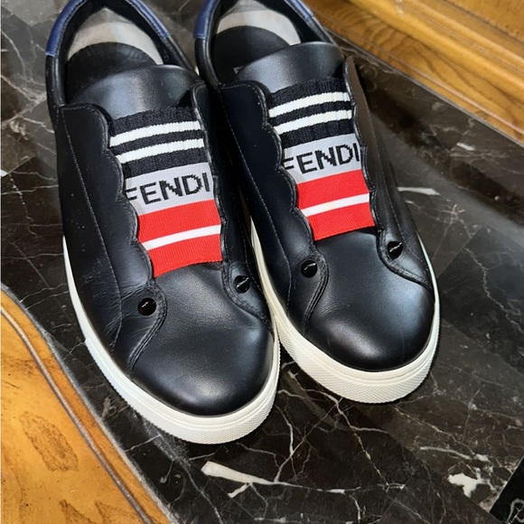 FENDI SNEAKERS - Picture 2 of 2